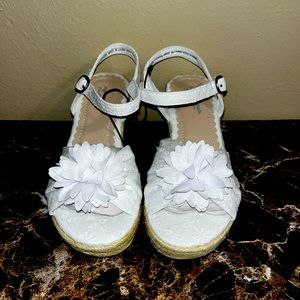 *Brand New* Arizona Jean co. AZ Elinor White  Children’s 13M  original price $40